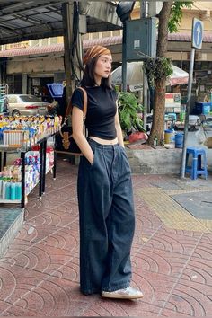 casual fancy simple streetwear ootd pants bandana fashion clothing summer trend trendy inspo inspiration Luxury Photography, Casual Day Outfits, Classy Fashion, Quick Outfits, January 11, 가을 패션, Inspiration Mode, Looks Style, Casual Style Outfits