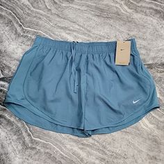 Nwt Women's Nike Dri-Fit Tempo Running Shorts. It Has Drawstring Waist And Built In Liner. Style Is Standard Fit. Cute Shorts Athletic, Nike Light Blue Shorts, Nike Athletic Shorts Outfits, Nike Running Outfit, Running Fits, Blue Athletic Shorts, Nike Shorts Women, Shein Haul, Nike Tempo Shorts