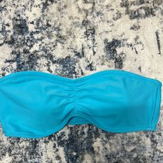 Bought Never Worn Stretch Beachwear Tube Top For Sunbathing, Blue Tube Top With Built-in Bra For Summer, Stretch Tube Top For Sunbathing Beachwear, Stretch Beachwear Tube Top For Swimming, Stretch Tube Top For Beachwear, Stretch Tube Top For Pool Beachwear, Stretch Tube Top For Swimming Beachwear, Stretch Tube Top For Swimming, Stretch Beachwear Tube Top For Poolside