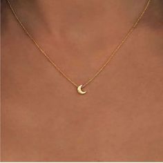 Material: 14k Gold Plated Hypoallergenic Lead & Nickle Free Tarnish Free Length: 16.5” With 2” Extender Moon Gold Necklace, Dainty Moon Necklace, Gold Necklace Delicate, Moon Gold, Gold Moon Necklace, Pretty Jewelry Necklaces, Fotografi Vintage, Boho Layering, Small Necklace