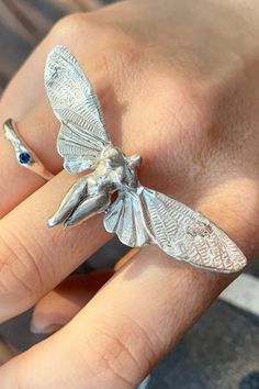 Botticelli Cicada Ring Cicada Necklace, Kunst Inspiration, Dope Jewelry, Jewelry Lookbook, Funky Jewelry, The Glory, Diy Schmuck, Dream Jewelry, Jewelry Inspo