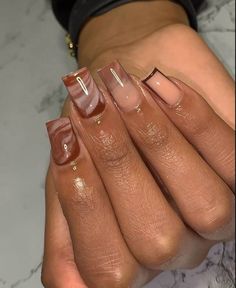 Baddie Nails Acrylic Short Almond, Gel Overlay Nails Natural Short Clear, Marble French Tip Nails Short, Trendy Short Acrylic Nails Square, Brown Shorties Acrylic Nails, Brown Short Nails Ideas, Shorties Nails Brown, Brown Short Nails Acrylic, Short Acrylic Nails Ideas Square