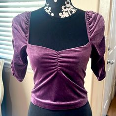 Bnwt Purple Velvet Top, Nice Quality. Adorable Puff Sleeves. Flat Across 15’ Vampire Sorceress, Lavender Clothes, Medieval Vampire, Purple Velvet Top, Purple Clothes, Black Velvet Bodysuit, Business Casual Blouse, High School Fashion, Velvet Purple