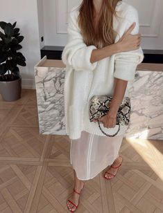 Minimalist Wedding Guest Outfit, Layering Street Style, Timeless Outfits, Trendy Fits, Daily Fashion Inspiration, Fashion Mood Board, Evening Outfits, Cozy Outfit, Elegant Fashion