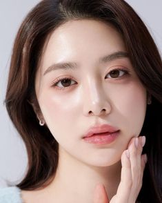 Gentle Ladylike Makeup, Korean Glowy Makeup, Korean Wedding Makeup, Bride Makeup Natural, Makeup Asia, Korean Makeup Look, Makeup Portfolio, Glossy Makeup