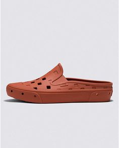 Slip-On Mule TRK Shoe Camping Shoes, Vans Slip On, Slip On Mules, Hot Shoes, House Shoes, Slides Shoes, Beach Shoes, Shoe Obsession, Outdoor Adventures