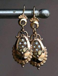 Superbes Boucles D'oreilles Esprit Antique Art Déco or Serties Petites Perles Blanc Nacré - Etsy Antique Art Deco, Antique Art, Pearl White, Mother’s Day, Earring Set, Jewelry Earrings Dangle, Gold Earrings, Dangle Drop Earrings, Dangle Earrings