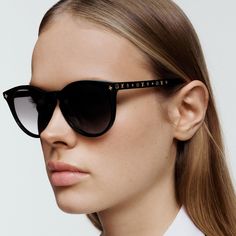 LOUIS VUITTON® - My Monogram Light Round Sunglasses - Black Black Round Sunglasses, Louis Vuitton Sunglasses, Louis Vuitton Official, Crossbody Shoulder Bag, Round Sunglasses, Sunglasses Women, Everyday Wear, Monogram, Louis Vuitton