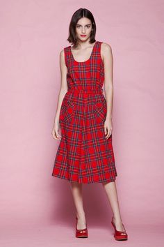 plaid pocket dressunlined red tartan woolbelted, sleevelessscoop neck, midi lengthvintage 70s MEDIUM LARGE M L----- MeasurementsShoulders : 15"Bust (flat x 2) : 38"Waist (flat x 2) : 26"-34"Hips (flat x 2) : 46"Length : 44"Sleeve Length : -Tag : Barclay square /11-12Condition : ExcellentPinned on model? : NoNote :  Gabrielle is 5′7″ tall with 33" bust, 25" waist, and 36" hipsVisit { ShopRabbitHole.com } for even more vintage!Etsy Shop : www.etsy.com/shop/shoprabbitholeMore vintage dresses: www.e Sleeveless Plaid Dress With Pockets, Sleeveless Plaid Dress For Daywear, Hollywood Fl, Black Sequin Dress, Red Tartan, Military Inspired, Pocket Dress, Black Sequins, Dress Red