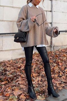 Vinter Mode Outfits, Lederhosen Outfit, Look Legging, Loose Fit Sweater, Winter Fashion Outfits Casual, Outfit Chic, Mode Casual, Cozy Outfit