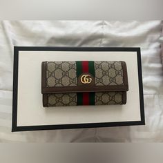 Gucci Double G Womens Wallet -Unused -Great Condition -Authentic Great For A Casual Yet Classy Look Perfect For A Gift! Was Bought For $850 At Gucci Store With Original Sale Price $790 Gucci Wallet Women, Gucci Aesthetic, Insta Model, Gucci Store, Gucci Gifts, Womens Wallet, Gucci Wallet, Gucci Accessories, Key Card Holder