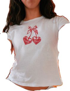 Y2k Heart Print Top For Spring, Fitted Cotton T-shirt With Cherry Print, Cute Summer Tops With Heart Graphic, Cute Heart Graphic Tops For Summer, Y2k Style Cotton Tops With Cherry Print, Cute Tops With Heart Graphic For Spring, White Y2k Tops With Cherry Print, Summer Cotton Top With Heart Print, Cute White Top With Heart Graphic