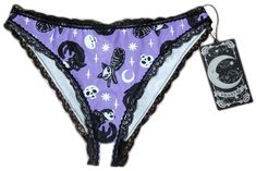 Edgy Skull Print Bottoms For Alternative Fashion, Edgy Bottoms With Skull Print For Alternative Fashion, Punk Style Bottoms With Skull Print For Alternative Fashion, Punk Halloween Bottoms With Skull Print, Halloween Skull Print Bottoms For Alternative Fashion, Punk Bottoms With Skull Print For Halloween, Halloween Stretch Emo Bottoms, Grunge Halloween Bottoms With Skull Print, Halloween Grunge Bottoms With Skull Print