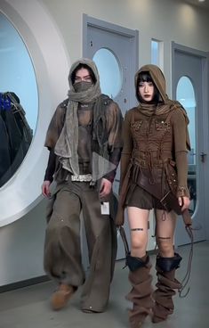 Sci Fi Costume Women, Dystopian Aesthetic Fashion, Dystopian Fashion Aesthetic, Dystopian Outfits Women, Futuristic Dystopian Fashion, Distopia Aesthic Outfit, Steampunk Dystopia, Dystopian Fashion Women