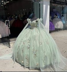 Sage Green Tulle Quinceanera Dress Outfits For Girls Jade Green Wedding Theme, Mint Green Quinceanera Dresses, Sage Green Quinceanera, Ball Gown Sweet 16, Green Quinceanera, Green Quinceanera Dresses, Quinceanera Themes Dresses, Sweet Sixteen Dresses, Flora Dress