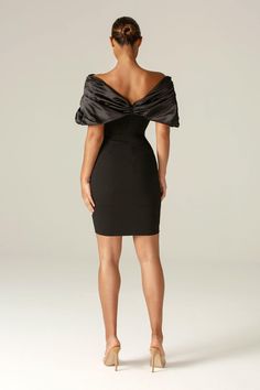 This luxe Maribel ruffle shoulder dress perfect for the girl who's big on dramatic and romantic entrances, this is how we love to describe 'Maribel' dress.It's cut from a luxurious soft heavyweight crepe that really sculpts and shapes your figure to cinch your waist and create the perfect figure hugging silhouette. The oversized satin ruffles to the shoulders add drama yet it sits perfectly in an off shoulder cut. The boning detailing extends down to the waist in a pretty shape and through the b Vivi Fashion, Ruffle Shoulder Dress, Denim Dress Outfit, Grad Outfits, Bandage Dress Black, Womens Black Dress, Fabulous Dresses, Dress Silhouette, Girly Outfits