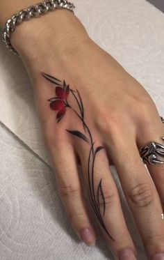 Tamil Tattoo, Finger Tattoo For Women, Hand And Finger Tattoos, Tattoos For Women Flowers, Tasteful Tattoos, Body Tattoo, Geniale Tattoos, Hand Tattoos For Women