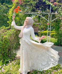 Pose Ootd, Foto Ootd, Historical Manhwa, Bali Trip, Flower Photoshoot, Hijabi Girl, Posing Ideas, Bali Travel, Going Out Outfits