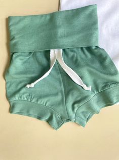 Home is Where Mama is Baby Coming Home Outfit Set. Baby Boy - Etsy Bangladesh Green Cotton Short Set, Fitted Cotton Diaper Cover For Summer, Summer Cotton Fitted Diaper Cover, Newborn Take Home Outfit, Baby Coming Home Outfit, Personalized Hats, Take Home Outfit, Green Metal