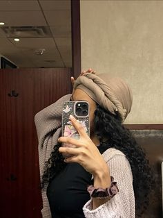 #turban #headscarf #headwraps #headwear #curly #easyhairstyle #lazyday #diy Headwrap Styles With Wig, Headwrap With Wig, Headwrap Styles Curly Hair, Headscarf Ideas, Christian Veiling, Headwrap Styles, Earthy Girl, Curly Head