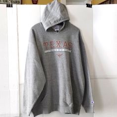 Champion Texas Longhorns Gray Hoodie Size 2xl Unisex Sporty Cozy Comfortable Football Fan, Texas Longhorns Football Fan, Streetwear, Casual, Active Wear Winter Fan Gear Hoodie With Long Sleeves, Winter Fan Gear Hoodie, Hooded Tops For Game Day In Winter, Oversized Collegiate Winter Sweatshirt, Hooded Winter Tops For Game Day, Gray Fan Apparel Hoodie For Winter, Winter Fan Apparel Sweatshirt With Kangaroo Pocket, Heather Grey College Sweatshirt For Winter, Casual Long Sleeve Hoodie For Game Day