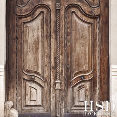 an old wooden door with intricate carvings on the front and side panels is featured in this postcard