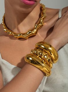 Unique Gold Bangle With Polished Finish, Dope Jewelry Accessories, Inexpensive Jewelry, Dope Jewelry, Jewelry Aesthetic, Jewelry Fashion Trends, Gold Bracelets, Jewelry Lookbook, Jewelry Photography