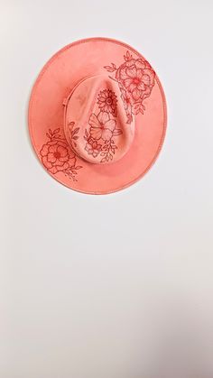 🔴 Note: Please pay attention to the size of the hat before  This is a stiff wide brim western hat in a super cute light peachy color. The Floral design goes diagonally across the top of the hat, with some simple florals under the brim. All hats are burned by hand by me and each design is unique. If you have any questions or want a custom hat feel free to reach out :) - Brim is 3 inches. - This hat is size Medium. It has an elastic band inside that fits 55cm-59cm head Circumference.  -The hat is Curved Brim Hats For Kentucky Derby At Ranch, Wide Brim Felt Hat For Kentucky Derby And Rodeo, Country Style Wide Brim Felt Hat For Beach, Summer Brimmed Felt Hat For Rodeo, Summer Rodeo Brimmed Felt Hat, Curved Brim Felt Hat For Rodeo And Kentucky Derby, Curved Brim Hats For Rodeo And Kentucky Derby, Wide Brim Felt Hat For Summer Rodeo, Summer Rodeo Felt Hat With Brim