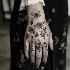 Exquisite Simple Hand Tattoos Tattoo Outlines Simple Hand Tattoos, Mystical Tattoos, Wild Heart, Tattoo Outline, Monthly Subscription, Arm Sleeve, Life Is An Adventure, Tattoo Idea, Wild Hearts