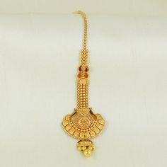 22k Gold Tikka Handmade Jewelry,  Metal is Real Gold Purity is 22kt Full Length- 4.5" inches long approximately Full Width - 2.5 cm wide approximately Weight - 6.24 grams approx Please feel free to ask if you have any query. Gold Tikka, Head Jewelry, Jewelry Metal, 22k Gold, Real Gold, Gold Pendant, Personal Touch, Pendant Necklaces, Jewelry Necklace Pendant