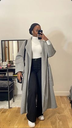 Active Business Casual Outfits, Oversized Business Outfit, Monochromatic Work Outfit, Jeans Party Outfit Night, Otherworldly Outfits, Business Casual Jeans Outfits For Work, Winter Outfit Black Women, Modest Pants Outfits, Business Casual Outfits For Black Women