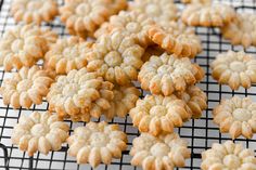 some cookies are sitting on a cooling rack