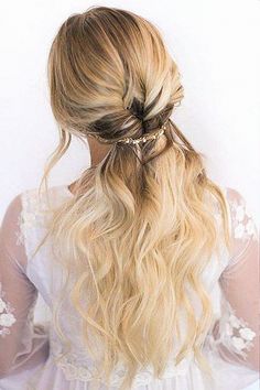 Adore gorgeous wedding day hairstyle half up half down. Follow me for more ideas, and tell me your faves your opinion. Romantic Bridal Hair, Wedding Makeup Tutorial, Half Up Half Down Wedding, Best Wedding Makeup, Wedding Hairstyles Half Up Half Down, Half Updo, Wedding Hair Inspiration, Wedding Hair Down, Wedding Hairstyle