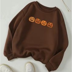 Composition: 100% Polyester Care: Machine Wash, Do Not Dry Clean. Msrp: $19.99 Shein Finds, Halloween Clothes, Halloween Sweater, Pumpkin Print, Hoodie Outfit, Halloween Fashion, Print Sweatshirt, Halloween Women, Brown Fashion