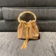 Brand Name: DenHuaKiPlace Of Origin: GUANG DONG ProvinceOrigin: CN(Origin)Place Of Origin: GUANG DONG ProvinceMain Material: MetallicShape: BucketLining Material: PolyesterStyle: FashionGender: WOMENClosure Type: COVER Crystal Bucket, Designer Purses And Handbags, Rhinestone Handbags, Bucket Purse, نظارات شمسية, Ring Handle, Clutch Purse Evening, Designer Shoulder Bags, Purses Designer