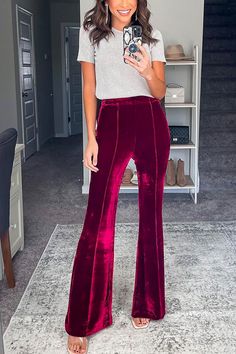 Luxuriate in these High Waist Flare Bottoms Velvet Pants. Crafted from timeless velvet fabric, these bottoms hug the body in all the right places, exuding stylish sophistication. Pair with fitted tops and jackets for a classic look.Material:VelvetSIZEUS/CANBUSTWAISTHIPSS2-433"-34"26"-27"36"-37"M6-835"-36"28"-29"38"-39"L10-1237"-39"30"-32"40"-42"XL12-1440"-42"33"-35"43"-45" Chic Stretch Burgundy Pants, Fitted Burgundy Pants For Fall, Chic Stretch Burgundy Bottoms, Fitted Wide Leg Burgundy Pants, Fitted High-waisted Burgundy Pants, Burgundy Stretch Pants For Night Out, Burgundy Fitted Wide Leg Pants, Fitted Burgundy Winter Bottoms, Stretch Wide Leg Burgundy Pants