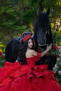 Red 15 Dresses Quinceanera Long Sleeve, Red Quince Damas Outfits, Charro Quince Photoshoot, Forest Quince Photoshoot, Quince Photoshoot With Horse, Quince Pictures With Horses, Quince Red Theme, Red Quince Venue Ideas, Quince Horse Photoshoot