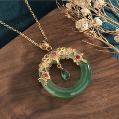 Natural Green Jade Stone Donut Pendant Green Crystal Bagel Charm Necklace Amulet Material: Green Jade Size: About 24 Inch Adjustable Get Back Necklace Green, Jade Pendant Flower, Green Round Chain Necklace, Devata Jewelry, Lucky Ring, Jade Charm, Jade Crystal, Jewelry Charms Pendants, Magical Jewelry