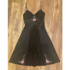 Nwot Vintage 1990's- Never Worn And In Perfect Condition!! (Make An Offer!!) Gorgeous Black Dress With Embroidered Flowers And Side Zipper. Retailed For $298!! Still Extremely In-Style, Would Be Adorable For A Night Out!! Extremely Rare- Open To Offers & Negotiation!! Short Vintage Dress, Dress With Embroidered Flowers, Gorgeous Black Dress, Betsey Johnson Dress, Vintage Party Dresses, New York Dress, Betsey Johnson Dresses, York Dress, Love Clothing