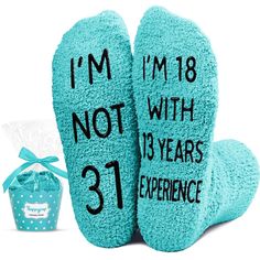 i'm not with 31 years experience socks and cup gift set in turquoise color