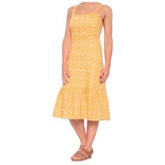 Yellow Cynthia Rowley Floral Print Linen Sleeveless Ruffle Hem Midi Dress -Soft, Lightweight Linen -Lightly Lined -Ruffled Neckline -Adjustable Straps -Hidden Side-Zip Closure -Ruffled Hem -Smocked Back Detailing Blue Flowy Dress, Casual Knit Dress, Knit Summer Dress, Flamingo Dress, Cynthia Rowley Dress, Mock Neck Sweater Dress, Flair Dress, Boho Midi Dress, Silk Shift Dress