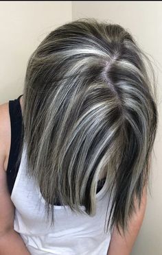 Grey Hair Transformation, Grey Hair Inspiration, Gray Hair Growing Out, Transition To Gray Hair, Blending Gray Hair, Gray Hair Highlights, Long Gray Hair, Low Lights Hair, Grey Hair Color