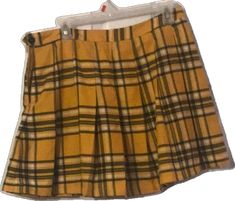 Trendy Yellow School Bottoms, Trendy Yellow Bottoms For School, Yellow Mini Skirt For School, Trendy Yellow Lined Skort, Yellow Pleated School Skirt, Casual Yellow Skirt For School, Casual Yellow Mini Skort, Yellow Pleated Skirt For School, Casual Yellow Mini Skirt For School