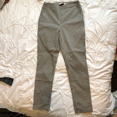 They Have Pockets! Chic Gingham Pants For Fall, Chic Plaid Straight Leg Bottoms, Chic Plaid Houndstooth Pants, Trendy High Waist Houndstooth Bottoms, Trendy Gingham Bottoms For Workwear, Gingham Trousers For Fall, Trendy Plaid Ankle-length Bottoms, Trendy Ankle-length Plaid Bottoms, Fall Gingham Trousers