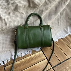 Detail: Item Type: Portable BagMaterial: LeatherLining Material: PolyesterClosure Type: ZipperStyle: Casual, Daily Size: Length: 26.00 cm/ 10.24 "Width: 14.0 cm/ 5.51 "Height: 17.00 cm/ 6.69 " Large Capacity Green Bag For Fall, Green Shoulder Bag For Daily Use In Fall, Classic Green Handheld Shoulder Bag, Green Bags For Daily Use In Fall, Casual Dark Green Shoulder Bag For Everyday Use, Green Handheld Shoulder Bag In Soft Leather, Handheld Green Shoulder Bag In Soft Leather, Green Rectangular Shoulder Bag For Fall, Green Soft Leather Handheld Shoulder Bag