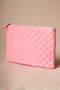 BEST BAG || CUSTOMER FAVE Soft premium vegan leather Classic quilted design Clutch Style Available in Black, Ivory, & Bubblegum Pink Zip close top 1 zip interior pocket, 1 exterior pocket Measurements approximately 12" X 9" Batik Bag, Pool Party Wear, Pink Quilts, Stylish Handbags, Best Bags, Make Up Bag, Girls Jewelry, Bubblegum Pink, Center Stage