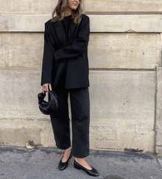 Black Monochromatic Outfit, Scandinavian Outfit, Ballerina Outfit, Scandinavian Fashion, Winter Outfit Inspiration, All Black Outfit, Business Casual Outfits, Minimal Fashion, Black Outfit