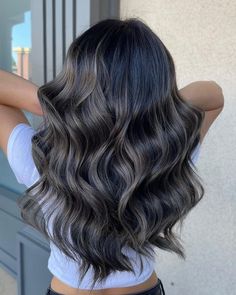 Black Hair With Brown Highlights, Highlights On Black Hair, Dark Black Hair, Purple Hair Highlights, Long Hair Highlights, Highlights Ideas, Black Brown Hair, Balayage Blond, Black Hair Balayage