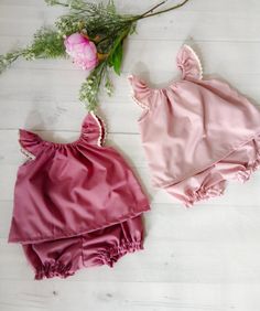 Twin Baby girl clothes set blush and mauve baby by DearMimiDress Cute Pink Ruffled Sets, Cute Ruffled Sets For First Birthday, Twin Baby Gifts, Mauve Top, Twin Baby Girls, Set Clothes, Clothes Set, Baby Set, Twin Babies