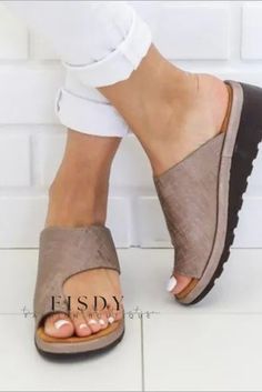 Fisdy - Sandalias para mujer con suela gruesa que ofrecen mayor comodidad y sujeción Bronze Shoes, Orthopedic Sandals, Soft Sandals, Platform Shoes Heels, Platform Flats, Sandals Platform, Wedges Sandals, Sandals Casual, Sandal Shoes